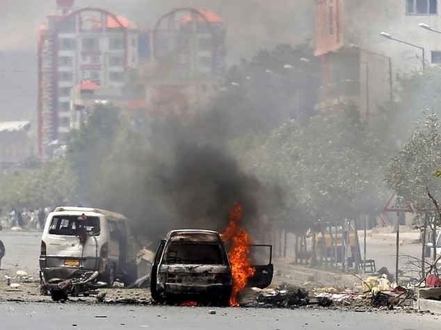 Afghanistan: kamikaze e spari Talebani attaccano il Parlamento
