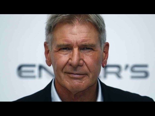 Caviglia fratturata per Harrison Ford, "ha evitato una strage"