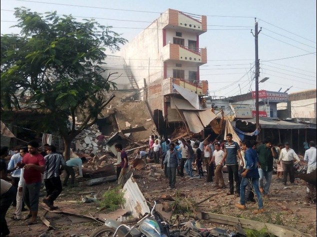 India: 82 morti e 100feriti per esplosione gas in ristorante