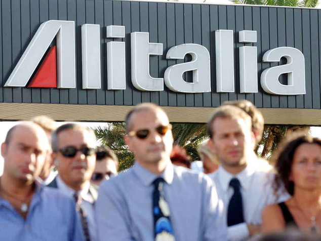 Alitalia: si' all'accordo per Cisl, Uil e Ugl. Attesa risposta Cgil