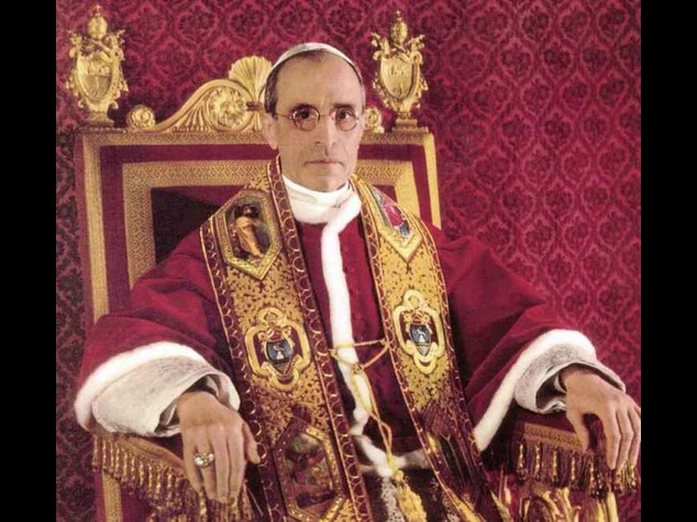 Lambert e Giannini in 'Shades of Truth', film-inchiesta di Liana Marabini su Pio XII