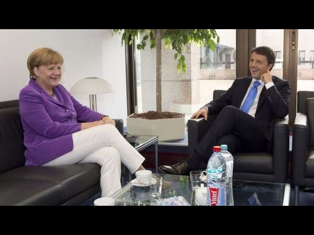 Renzi: "con Merkel rapporto ottimo", e il Pd si divide sulle riforme