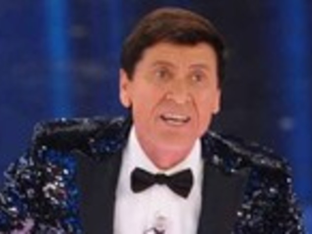 UN COMMOSSO MORANDI CANTA "RINASCIMENTO" DI MOGOL-BELLA