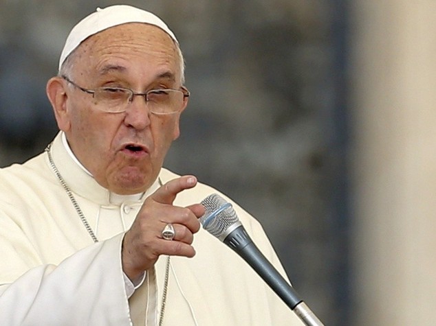 Papa: corruzione e' ruggine corrosiva, essere politici onesti puo' renderci santi
