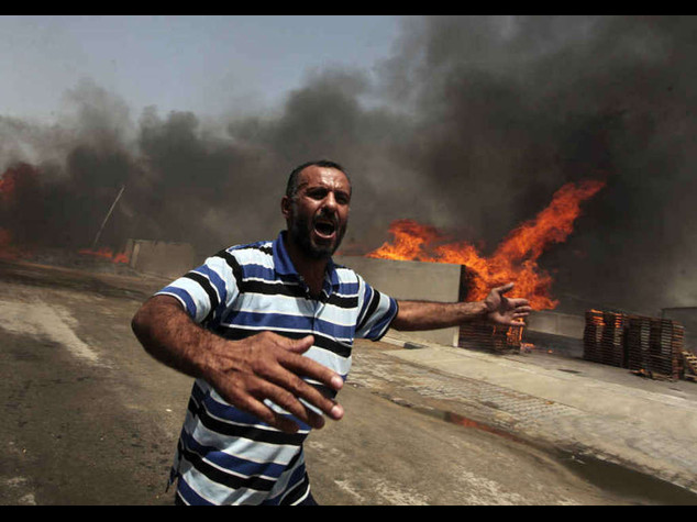 Abu Mazen chiede tutela all'Onu Ancora razzi e raid, 166 morti