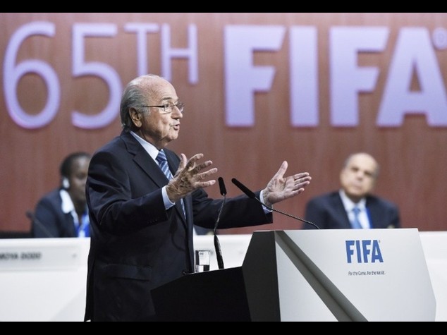 Fifa: Blatter rieletto presidente Il principe Ali abbandona la corsa