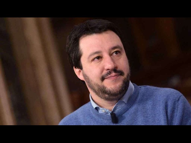 Salvini difende presepe nelle scuole, "Non togliamo il Natale ai bambini"