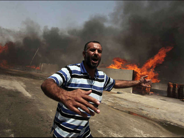 Israele, primo attacco di terra. Migliaia in fuga da Gaza