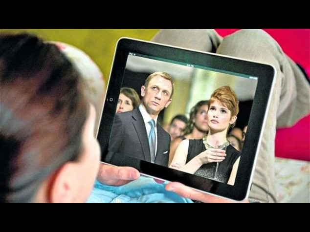 Meno tv nelle case britanniche, colpa di tablet e canone alto