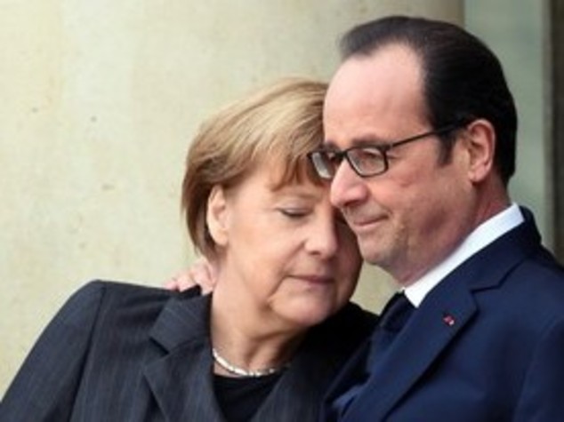 Merkel invita a Berlino Hollande e Juncker, vertice Ue senza Italia