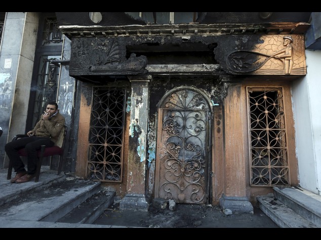 Il Cairo, bomba molotov in ristorante fa 16 morti