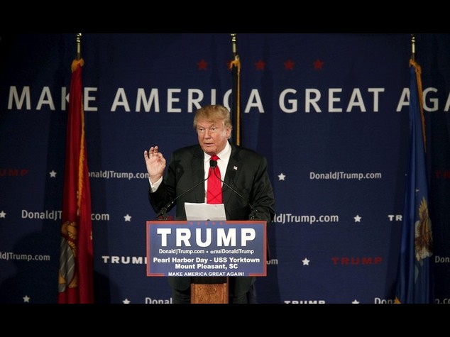 Trump non si pente sui musulmani: giusto vietare l'ingresso