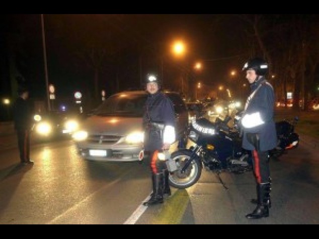 Dramma a Torino, auto contro semaforo. Muoiono tre ventenni