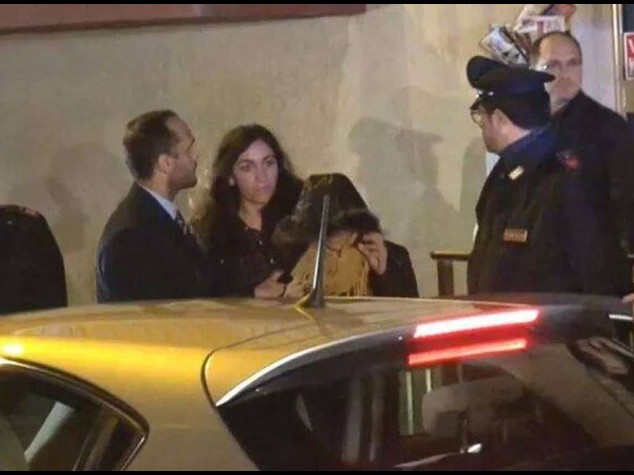 Loris, prima notte in cella per la madre: piange e nega