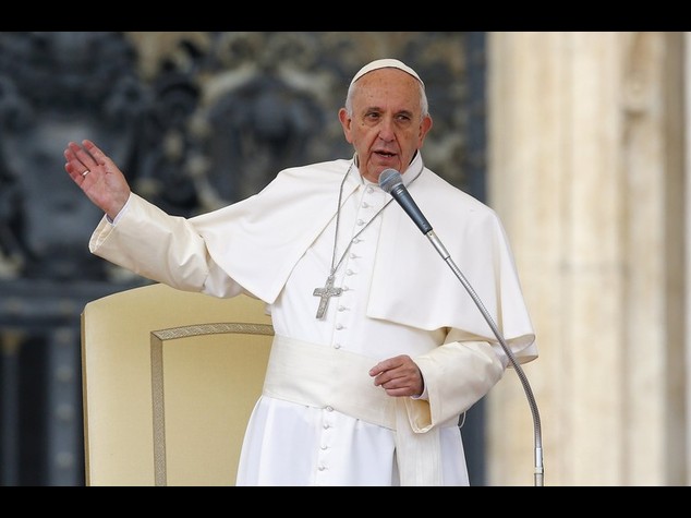 Il libro di Papa Francesco, dai gay ai risposati