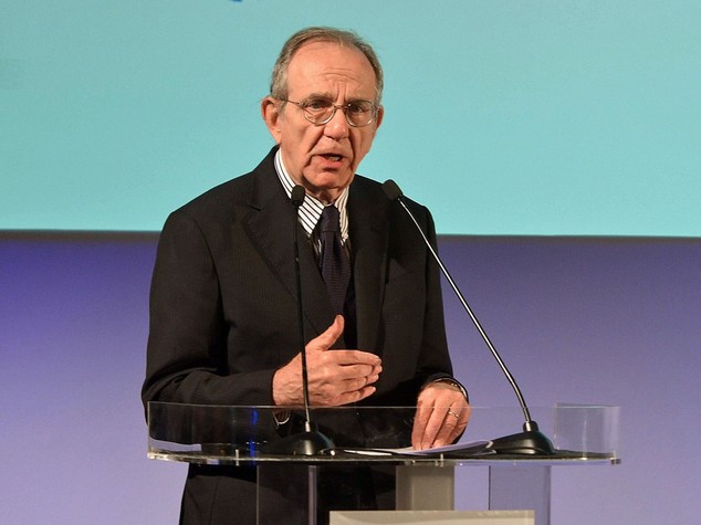 Padoan, rivedremo al ribasso le previsioni sul Pil