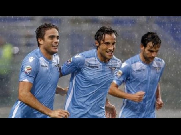Calcio: Lazio-Udinese 2-0, doppietta di Matri, Empoli-Napoli 2-2