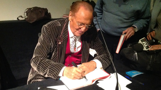La vita improvvisata di Renzo Arbore in un libro