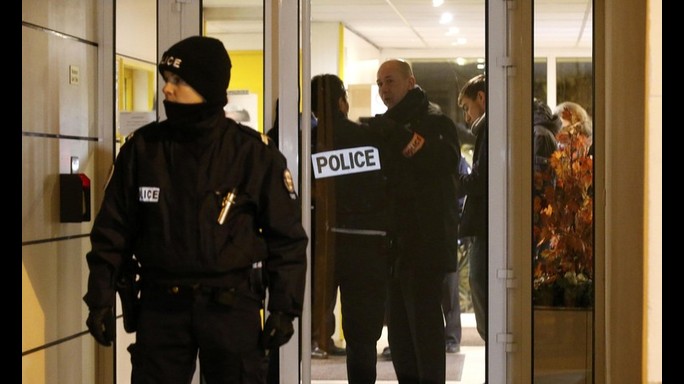 Terrorismo, attentatore Parigi inviò soldi in Italia