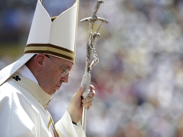 Migranti: Ungheria alza un muro Salvini attacca Papa Francesco