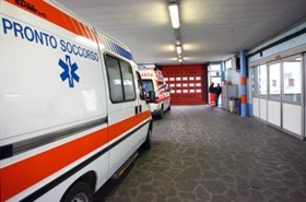 Bimbo di 5 mesi muore in un incidente stradale a Bari, la madre aveva schivato un animale