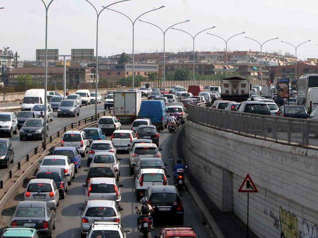 Pasqua: da domani esodo in auto, 1,6 mln scelgono il treno