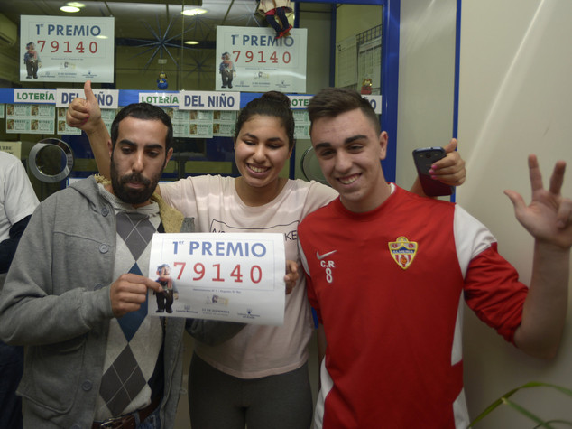 Spagna :salvato dal mare, senegalese vince lotteria Natale