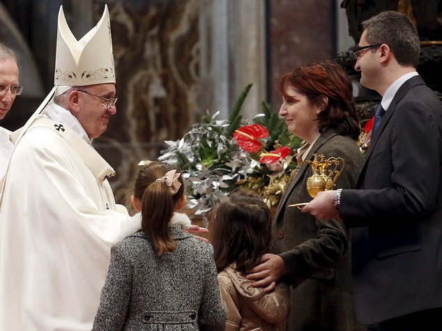 Papa, non confondere la famiglia con le unioni