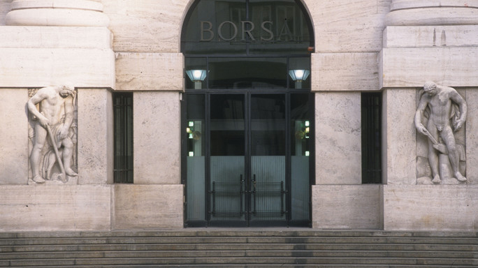 Giornata nera a Piazza Affari, crollano banche