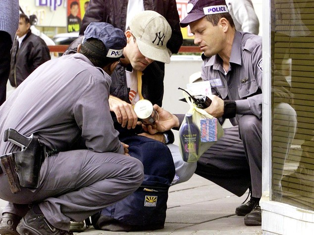 Attacco a Tel Aviv, 2 morti. Israele bombarda Gaza