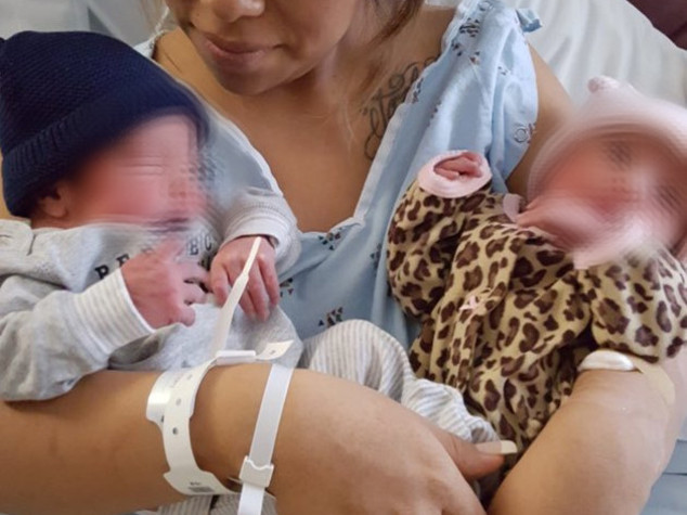 Jaelyn e Luis, i gemelli nati in due anni diversi