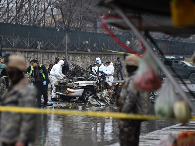 Afghanistan: attentato suicida vicino ad aeroporto di Kabul