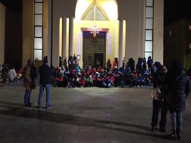 Proteste per i migranti a Lampedusa, sindaco "Noi ignorati"