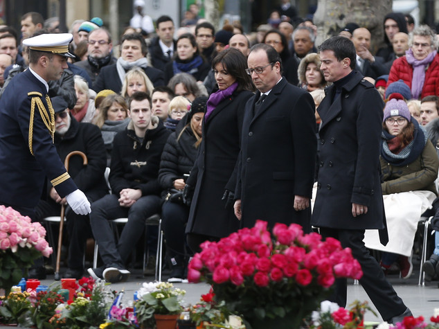 Parigi, ultimo omaggio alle vittime del terrorismo