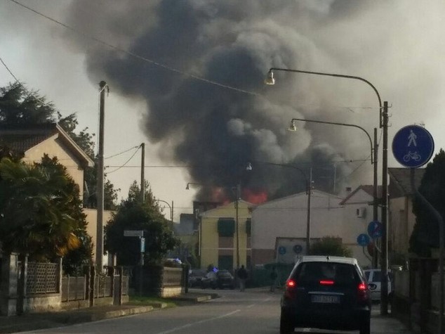 Esplosione al poligono, tre morti e 5 feriti