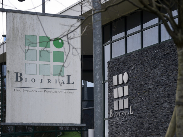 Testano un farmaco, un morto e 5 gravi in Francia