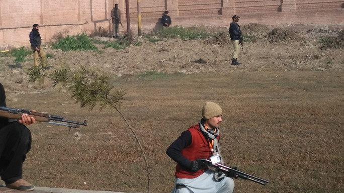 Pakistan, strage di studenti