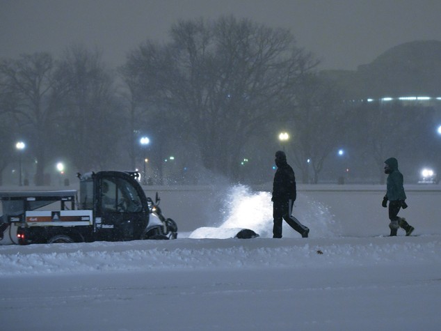 Snowzilla si abbatte sugli Usa, Casa Bianca sotto la neve