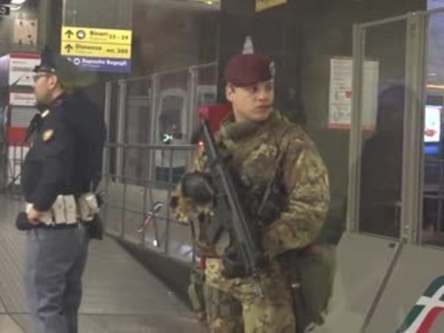 Allarme alla stazione Termini, evacuazione in corso