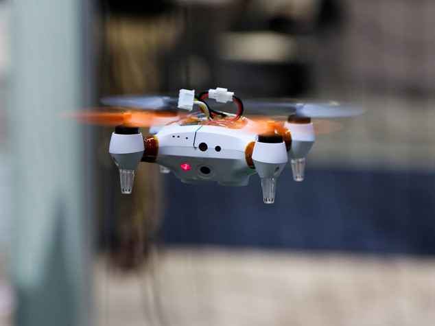 Drone in volo sul Colosseo, denunciato turista cinese