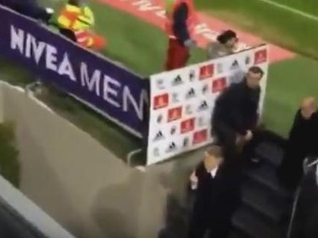 Mancini si scusa, "dito medio gesto di rabbia"