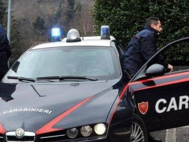 Dà fuoco alla compagna incinta, "ero geloso"