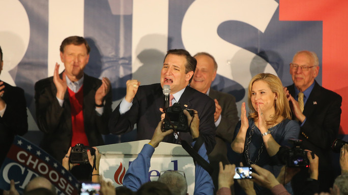 Clinton la spunta al fotofinish, Cruz batte Trump