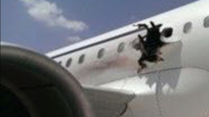 Esplosione su volo in Somalia, è stata una bomba