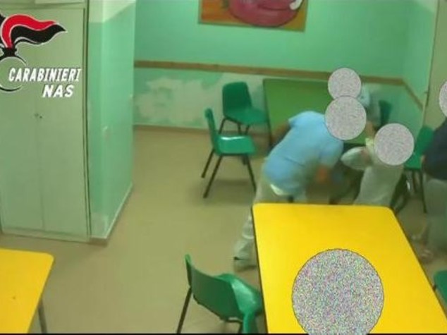 Disabili maltrattati: gip, vessavano ragazzi "per solo diletto"