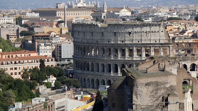 Affittopoli, Tronca consegna le carte in procura