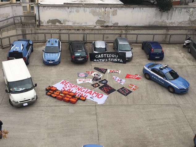 Salvini a Cagliari, tensione tra polizia e antifascisti