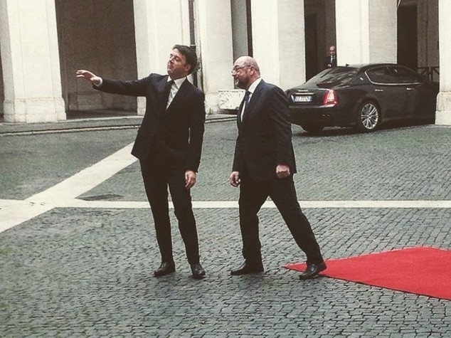 Ue, Renzi "l'Italia è cambiata". Schulz "passi coraggiosi"