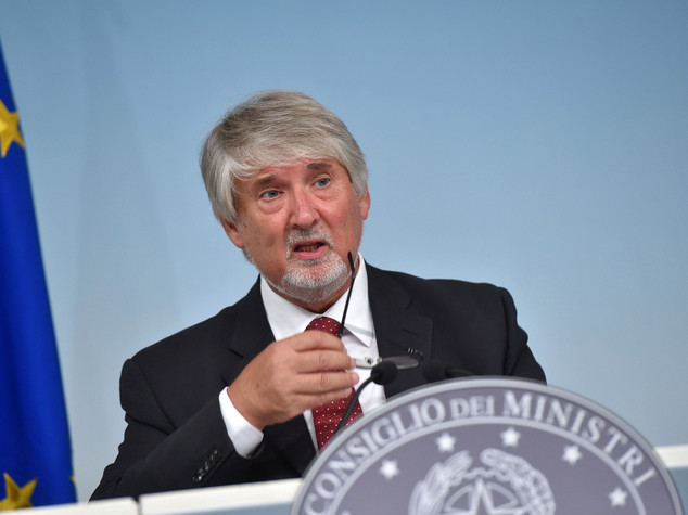 Poletti, i furbetti del jobs act saranno colpiti duramente