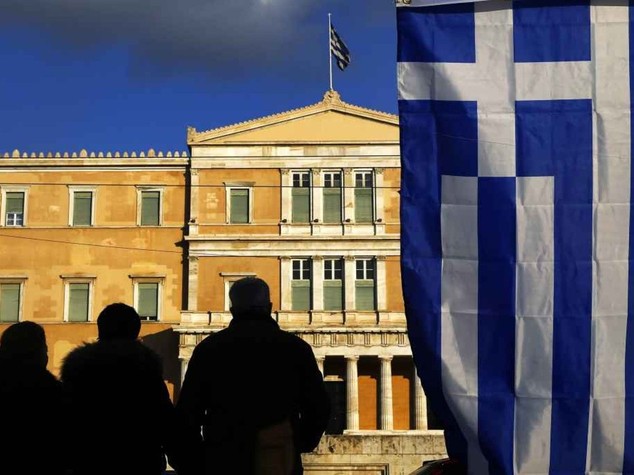 La Grecia spaventa i mercati, Milano cede il 2, 4%